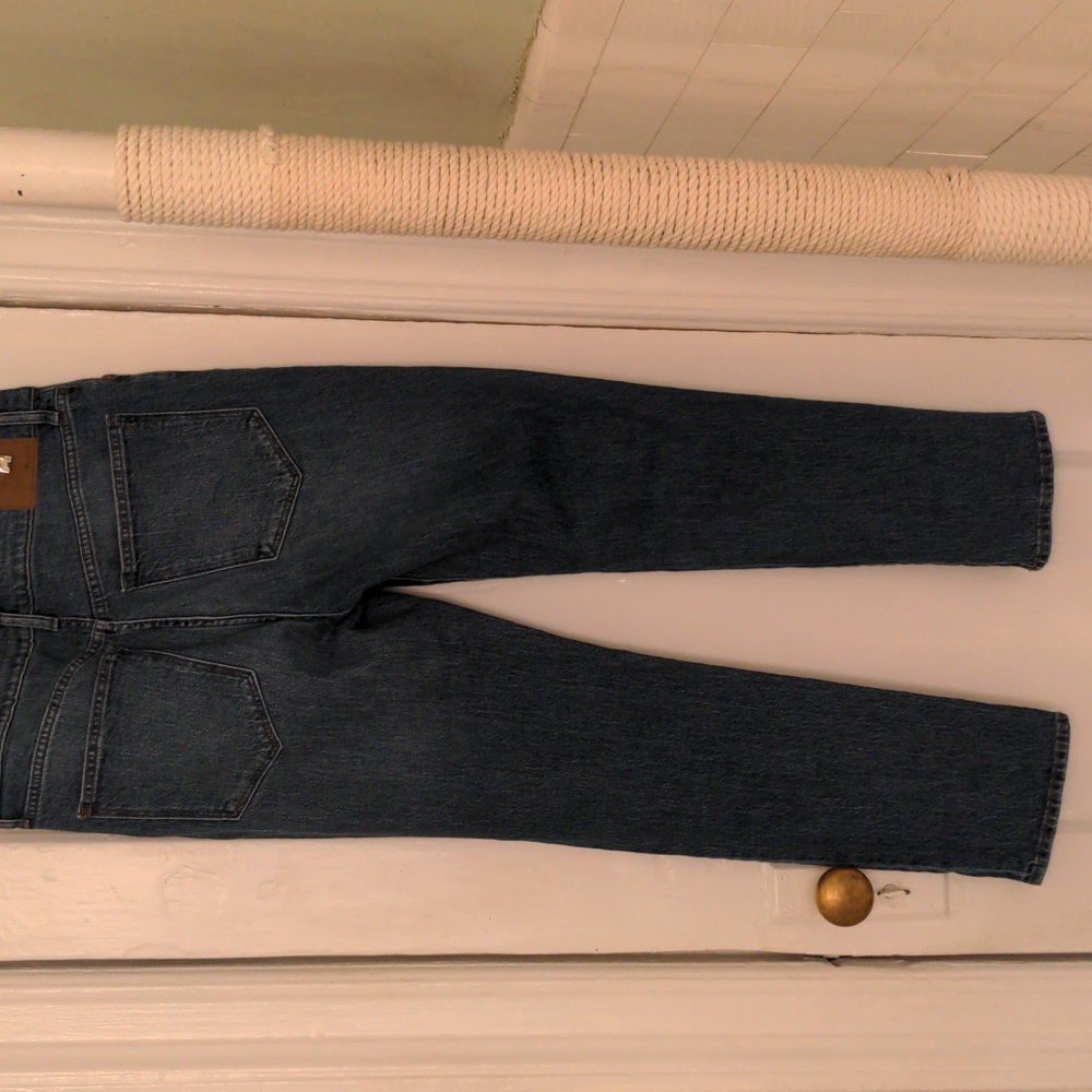 New Madewell slim boy blue jeans.  Size 28.  38" long Medium Blue Wash, Premium - Picture 3 of 9